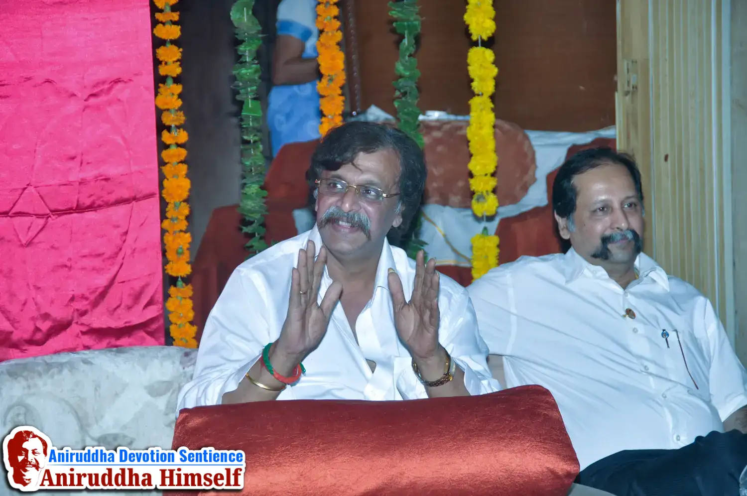 Sadguru Shree Aniruddha Bapu at Gurukul Juinagar, on the occasion of Shree Aadyapipa Samadhi Sthanam Sohala