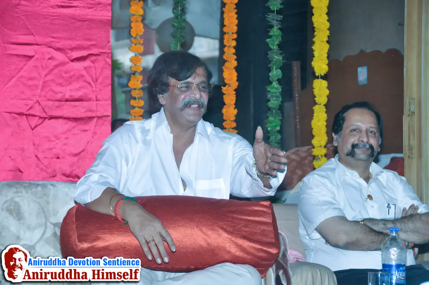 Sadguru Shree Aniruddha Bapu attending the abhang sohala at Gurukul Juinagar, on the occasion of Shree Aadyapipa Samadhi Sthanam Sohala