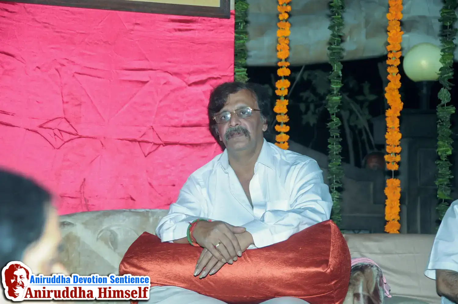 Sadguru Shree Aniruddha Bapu at Gurukul Juinagar, on the occasion of Shree Aadyapipa Samadhi Sthanam Sohala