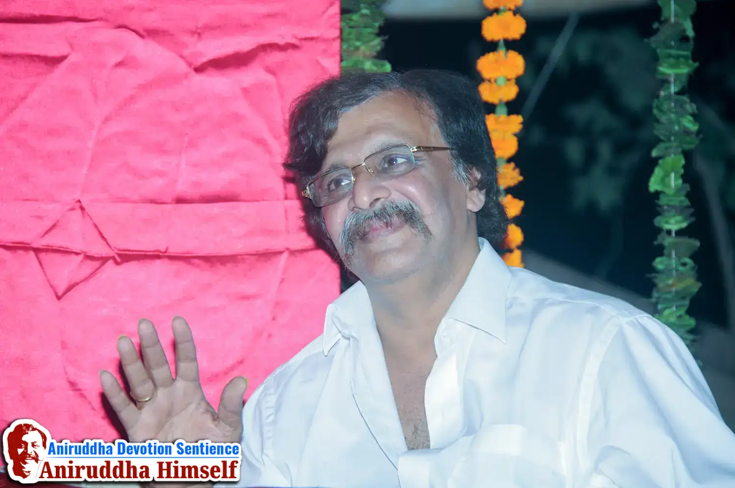 Sadguru Shree Aniruddha Bapu at Gurukul Juinagar, on the occasion of Shree Aadyapipa Samadhi Sthanam Sohala
