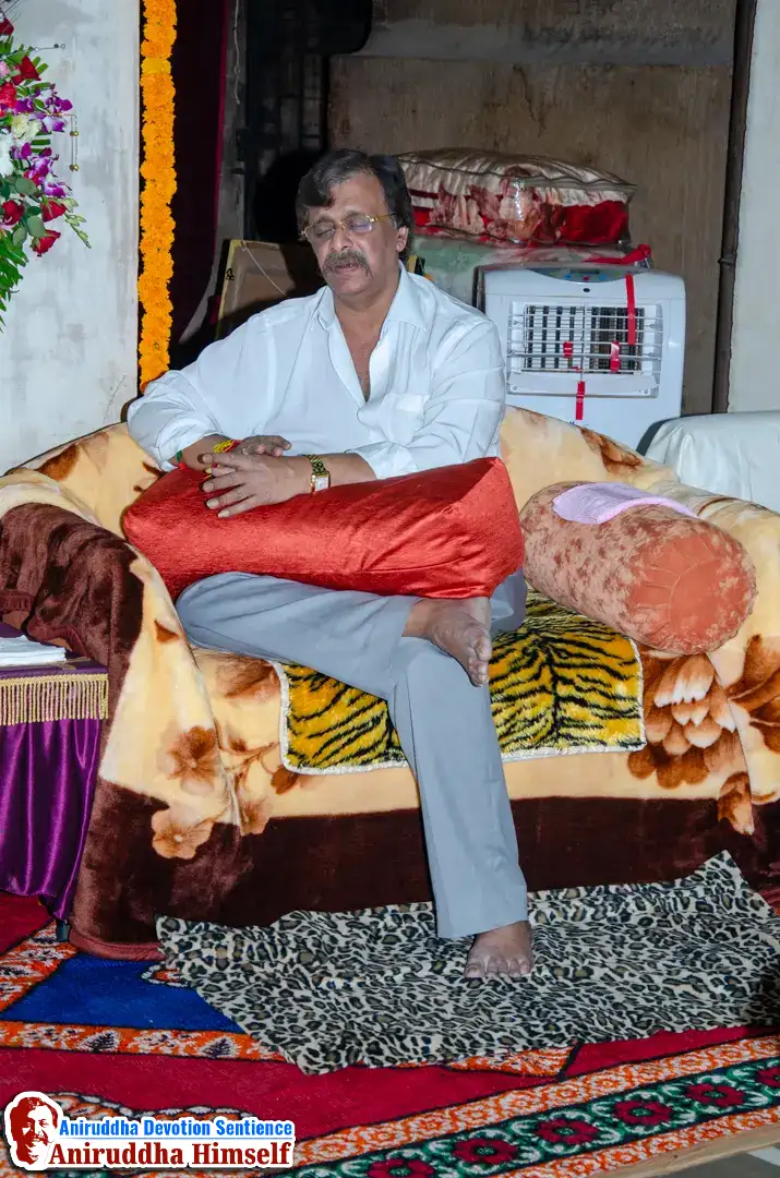 During Shree Aadyapipa Samadhi Sthanam Sohala, the air resonates with divine Gajar — soul-stirring devotional compositions by Shree Aadyapipa, offered with deep reverence to Sadguru Shree Aniruddha Bapu.