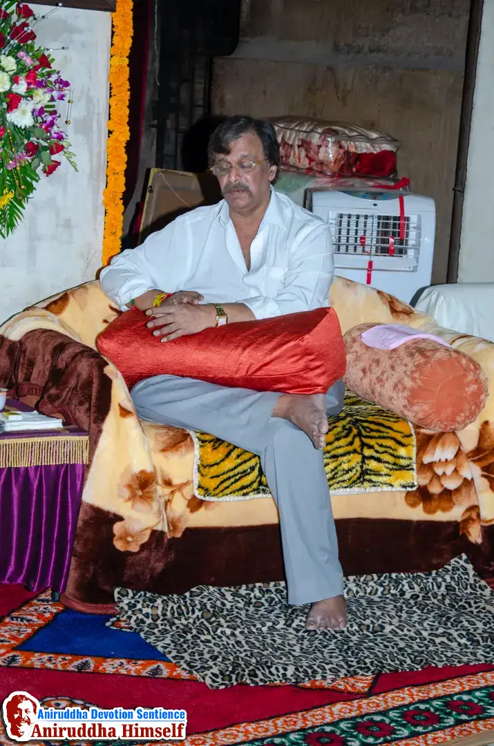 During Shree Aadyapipa Samadhi Sthanam Sohala, the air resonates with divine Gajar — soul-stirring devotional compositions by Shree Aadyapipa, offered with deep reverence to Sadguru Shree Aniruddha Bapu.