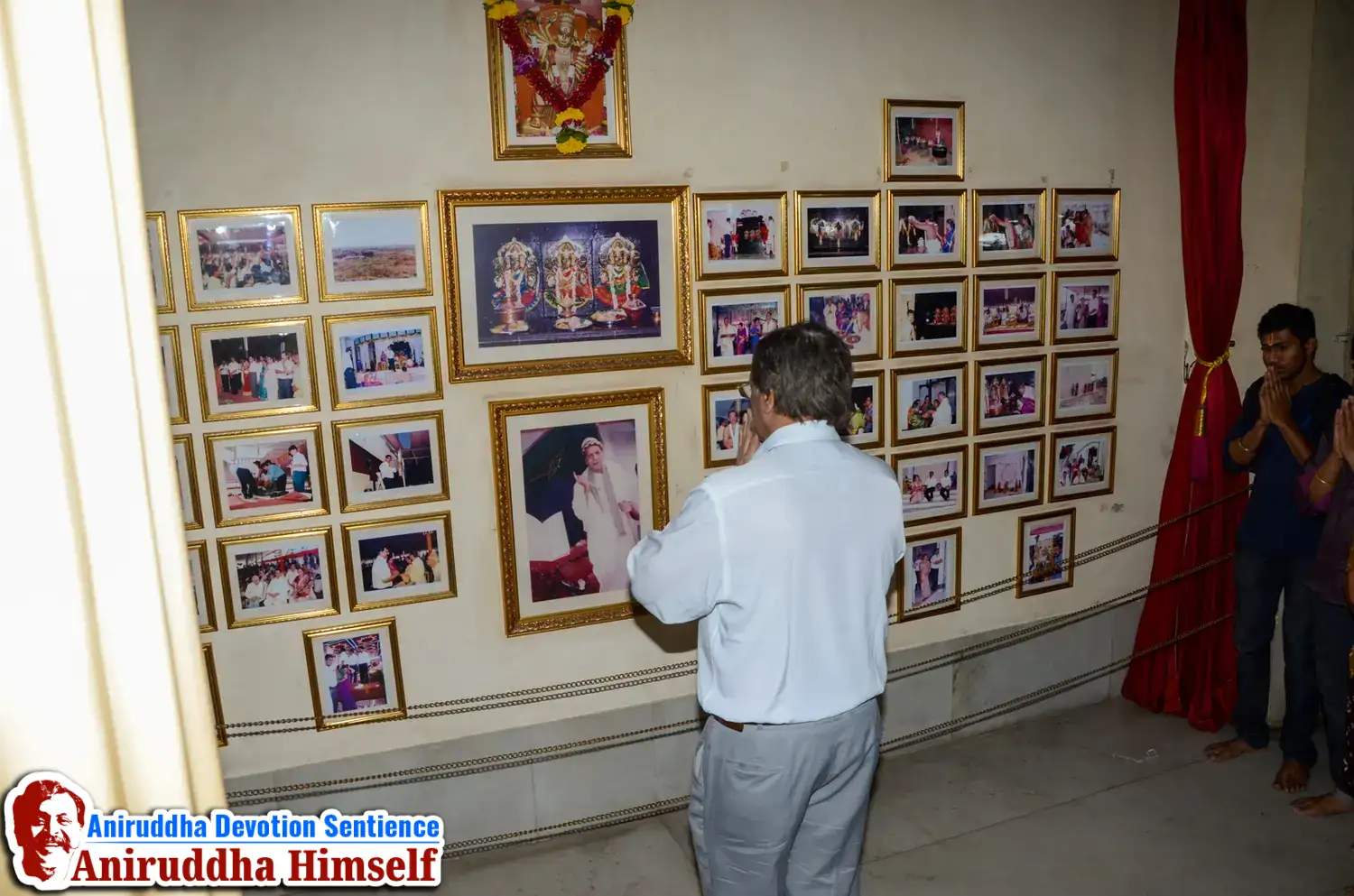 Sadguru Shree Aniruddha Bapu taking darshan at Gurukul Juinagar, on the occasion Shree Aadyapipa Samadhi Sthanam Sohala