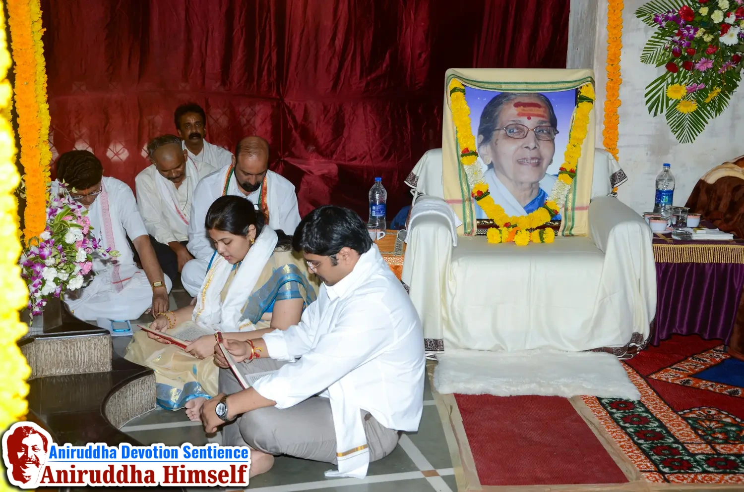 Shraddhavans reading 11th adhyay from Shree Sai Satcharitra on the occasion of Shree Aadyapipa Samadhi Sthanam Sohala at Gurukul, Juinagar