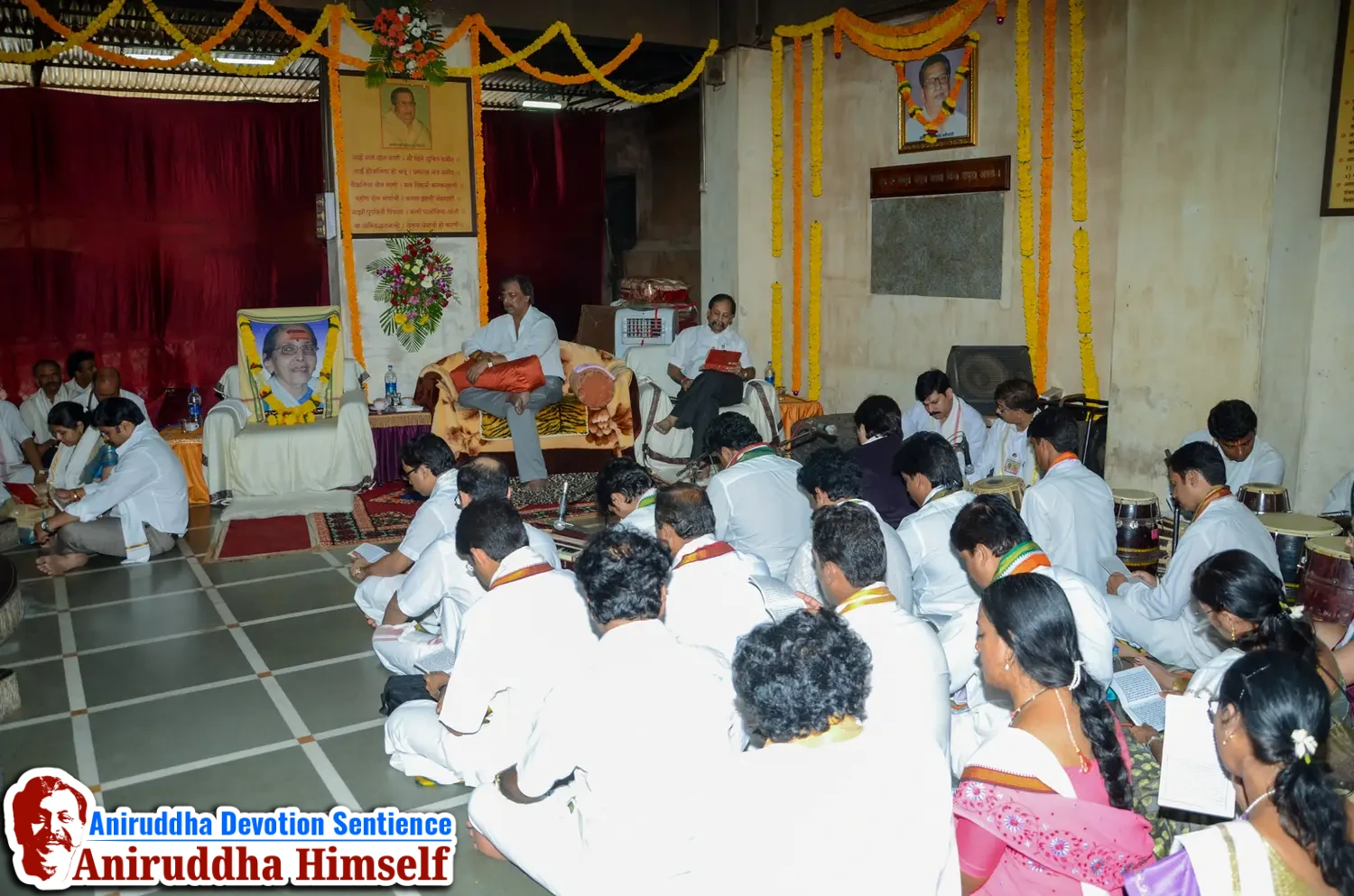 Shraddhavans reading 11th adhyay from Shree Sai Satcharitra on the occasion of Shree Aadyapipa Samadhi Sthanam Sohala at Gurukul, Juinagar