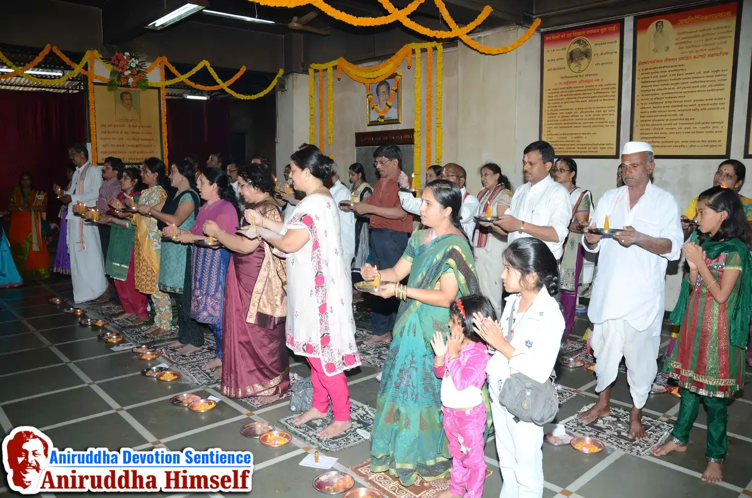 Shree Sai Satpujan performed by shraddhavans during Shree Aadyapipa Samadhi Sthanam Sohala at Gurukul, Juinagar