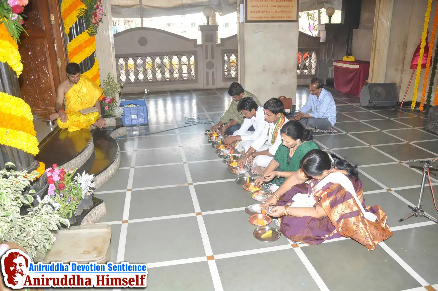 Shree Sai Satpujan performed by shraddhavans during Shree Aadyapipa Samadhi Sthanam Sohala at Gurukul, Juinagar