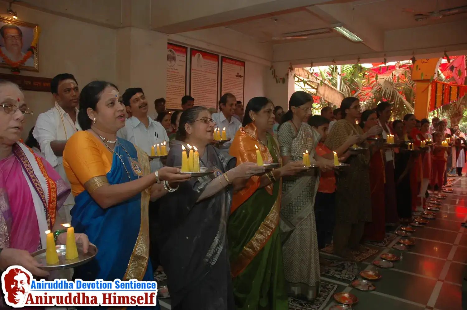 Shree Sai Satpujan performed by shraddhavans during Shree Aadyapipa Samadhi Sthanam Sohala at Gurukul, Juinagar