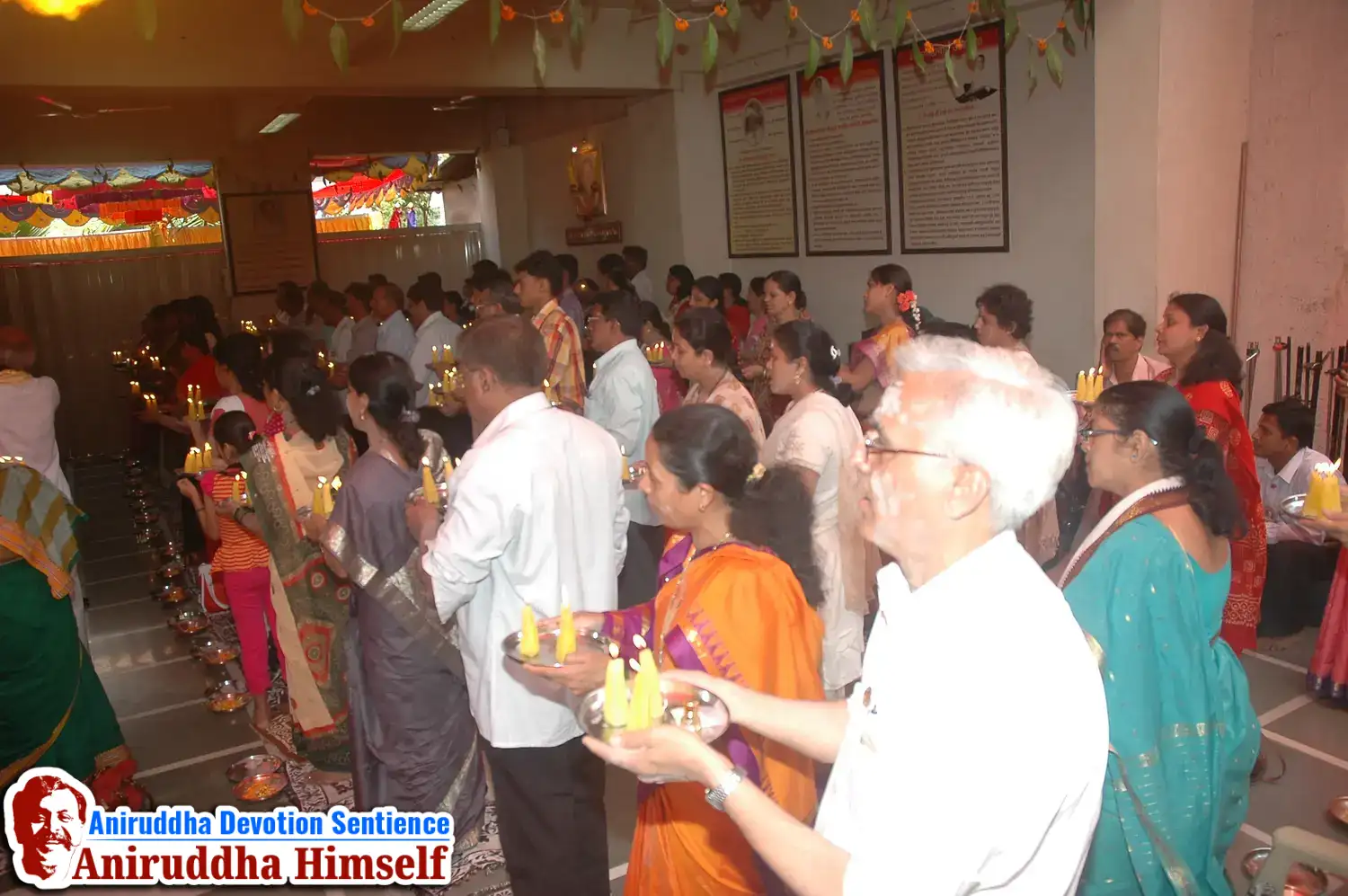 Shree Sai Satpujan performed by shraddhavans during Shree Aadyapipa Samadhi Sthanam Sohala at Gurukul, Juinagar