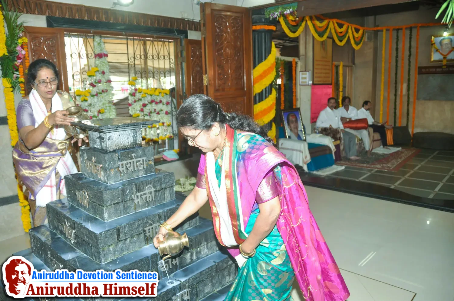 Poojan of Shree Aadyapipa Samadhi performed on the occasion of Shree Aadyapipa Samadhi Sthanam Sohala at Gurukul, Juinagar