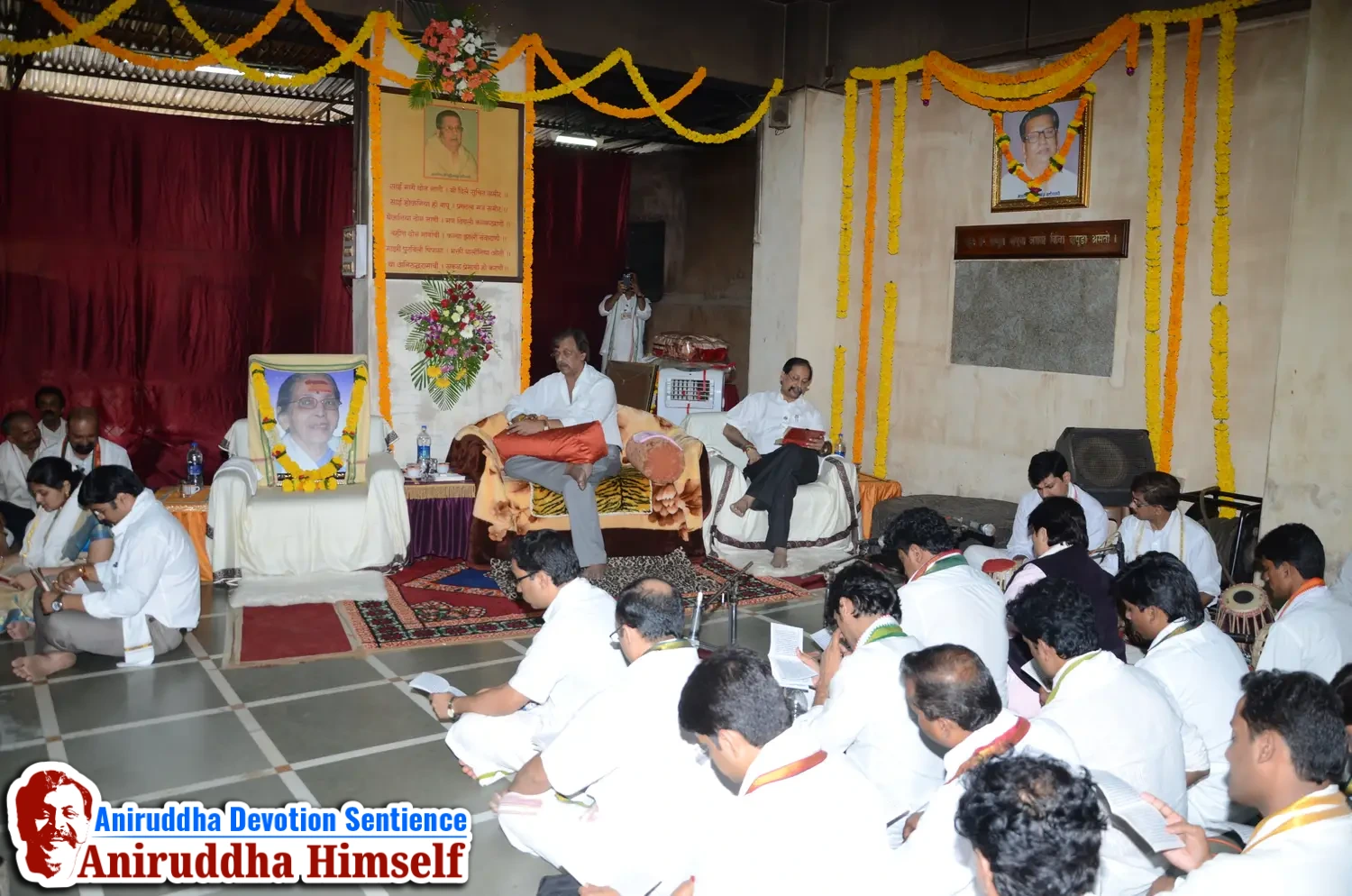 Shraddhavans reading 11th adhyay from Shree Sai Satcharitra on the occasion of Shree Aadyapipa Samadhi Sthanam Sohala at Gurukul, Juinagar