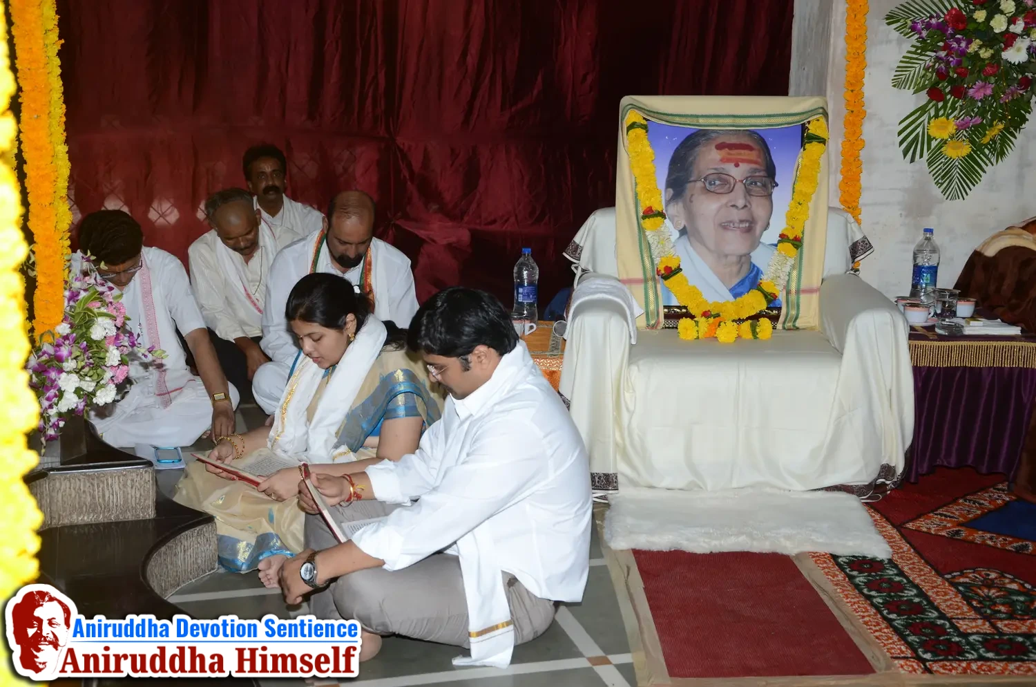 Shraddhavans reading 11th adhyay from Shree Sai Satcharitra on the occasion of Shree Aadyapipa Samadhi Sthanam Sohala at Gurukul, Juinagar