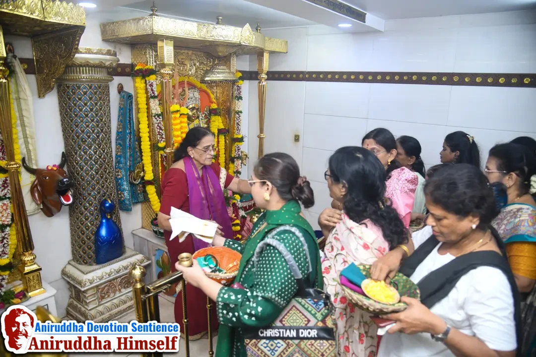 In Panchopchars, Oti is included for Adimata Mahishasuramardini and Anasuyamata and along with Oti, we can offer Manibhadrakankana (1 pair of 2 bangles) to Mother Mahishasuramardini and Uparkane to Dattaguru.