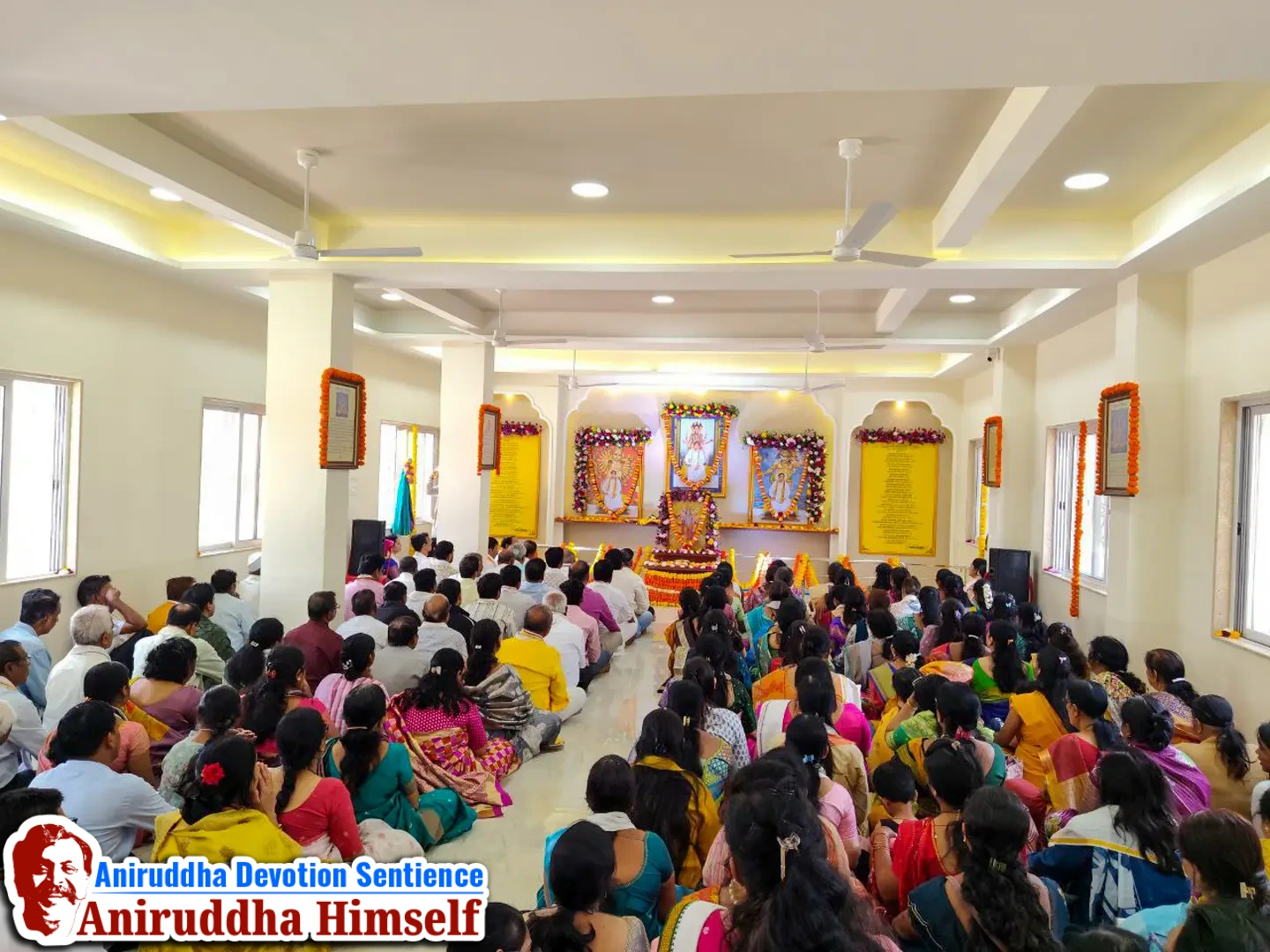 Sadguru Aniruddha Bapu immersed in the Bhakti of Dattaguru