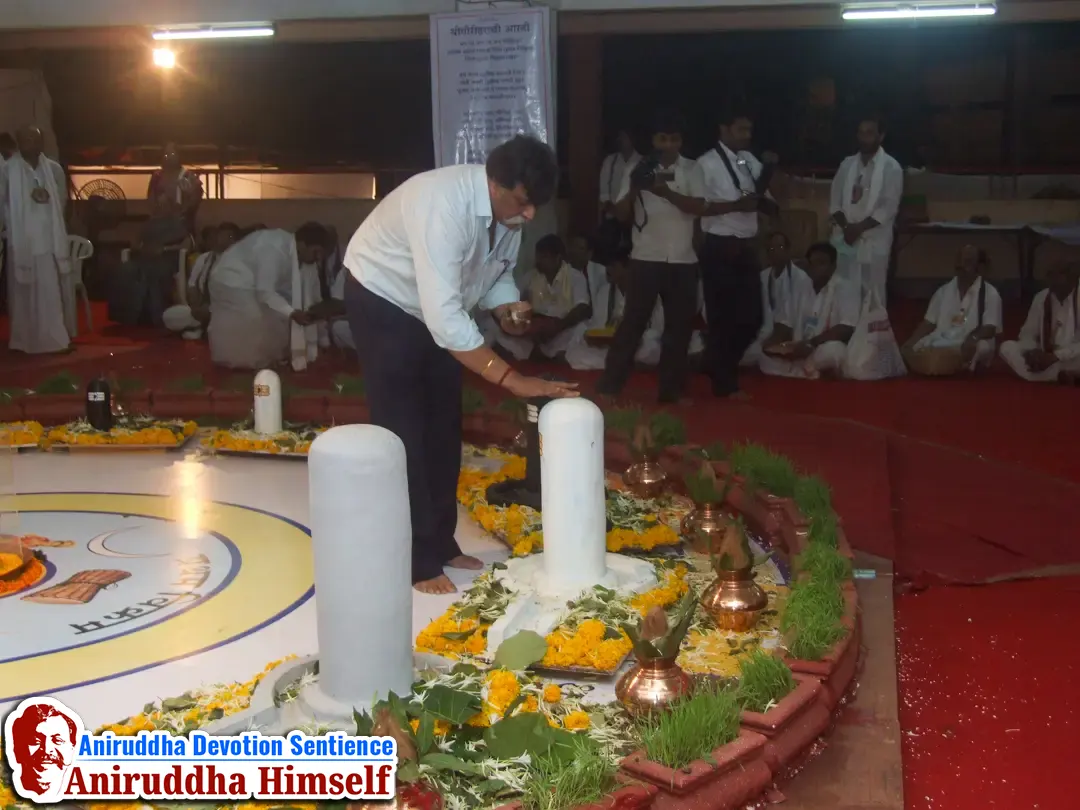Sadguru Aniruddha Bapu performing "12 Jyotirlinga poojan"