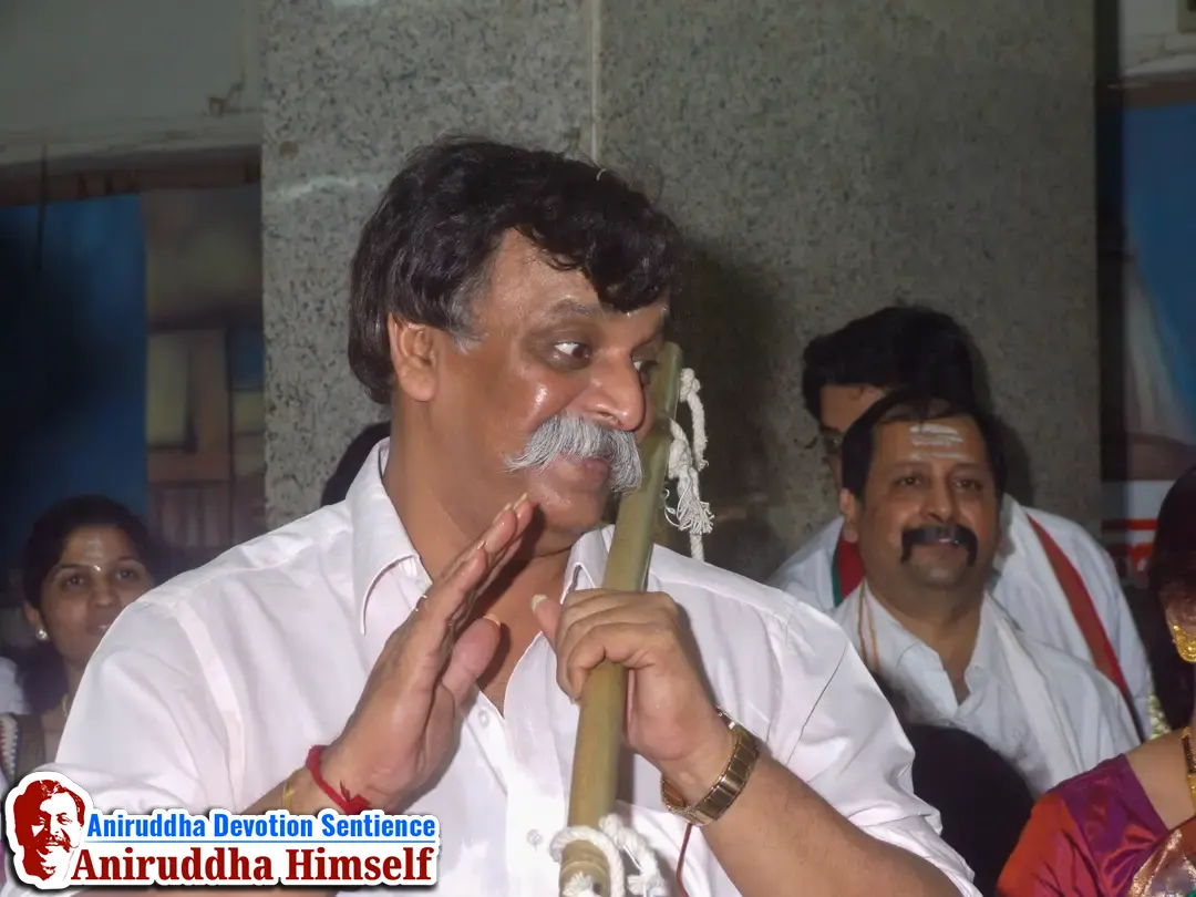Sadguru Aniruddha Bapu performing "Kashi Rameshwar Kaavad yatra"
