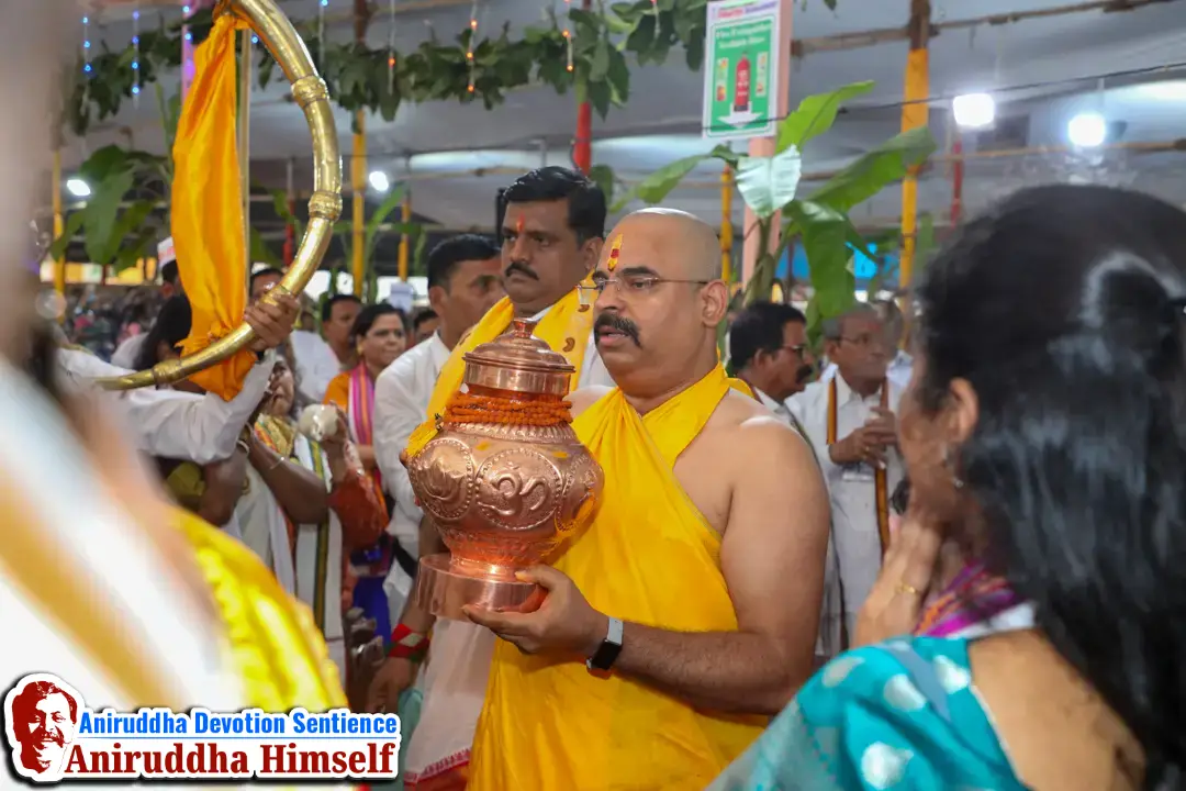 Dhanvantari Palakhi Parikrama on the occasion of Shree Dhanalakshmi-Shreeyantra Poojan and Shree Dhanvantari Poojan at Shree Harigurugram