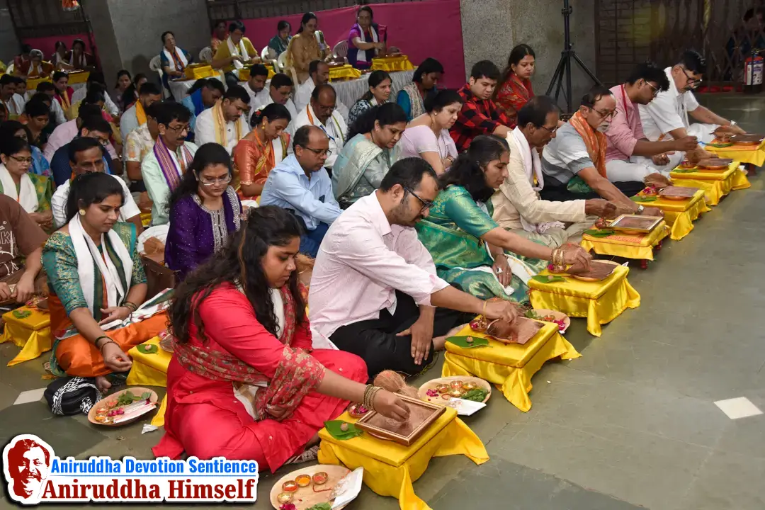 Shraddhavans perform Shree Yantra Poojan during Shree Dhanalakshmi–Shree Yantra & Dhanvantari Poojan Utsav held at Shree Harigurugram
