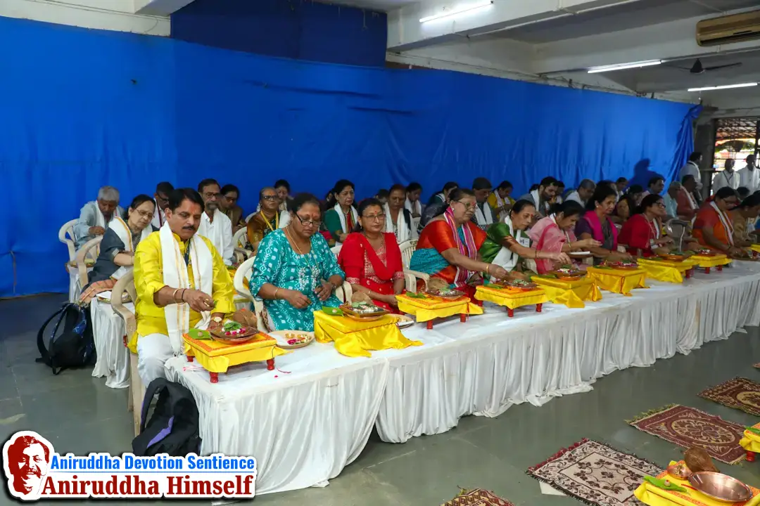 Shraddhavans perform Shree Yantra Poojan during Shree Dhanalakshmi–Shree Yantra & Dhanvantari Poojan Utsav held at Shree Harigurugram