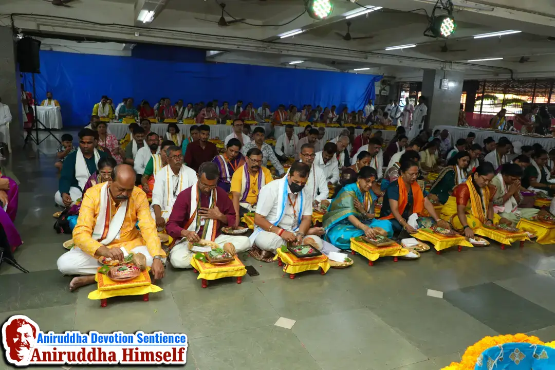 Shraddhavans perform Shree Yantra Poojan during Shree Dhanalakshmi–Shree Yantra & Dhanvantari Poojan Utsav held at Shree Harigurugram