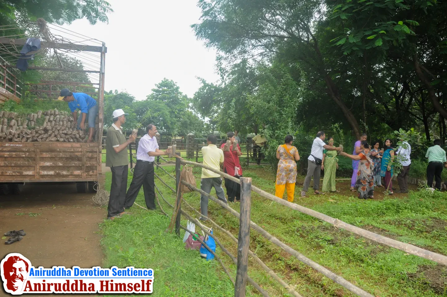 Shraddhavans performing seva at Govidyapeetham