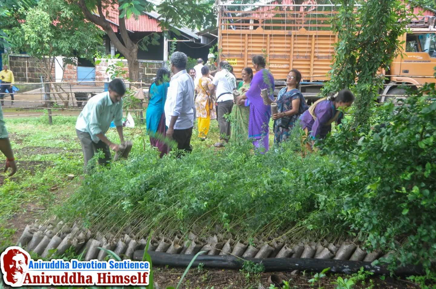 Shraddhavans performing seva at Govidyapeetham