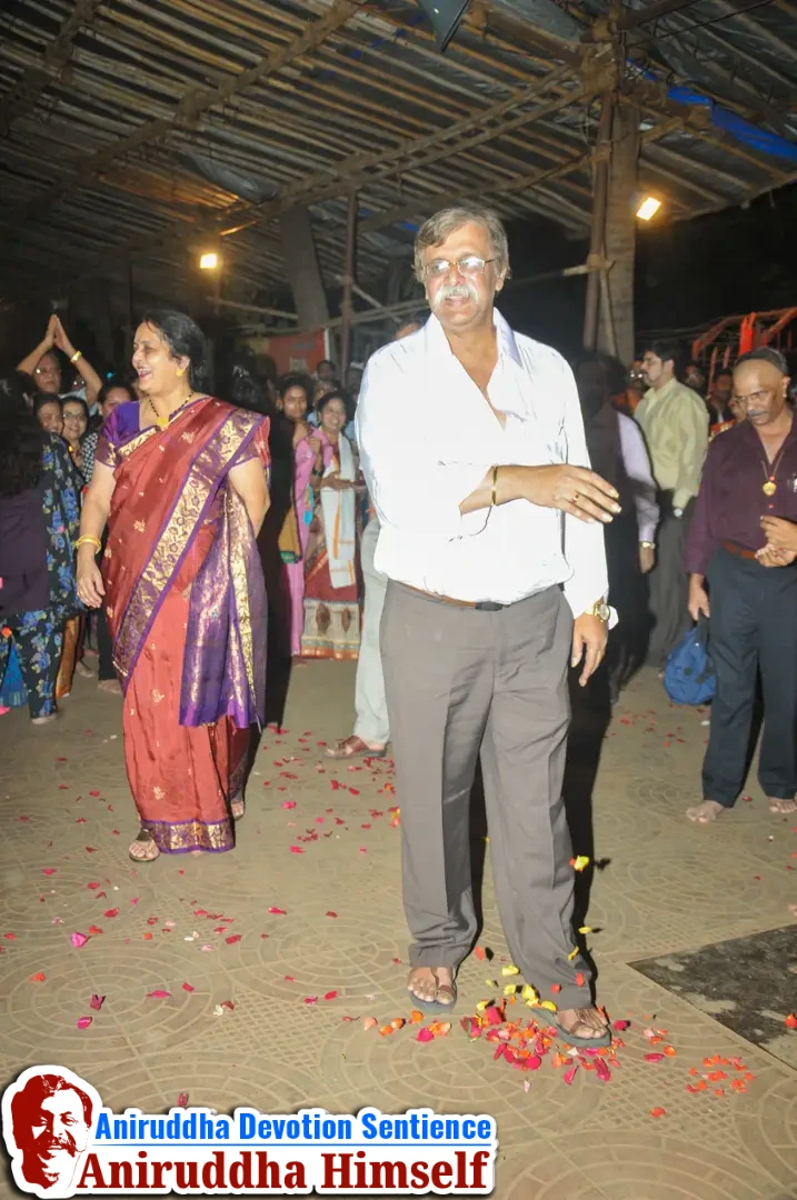 Sadguru Aniruddha Bapu's arrival at Shree Harigurugram