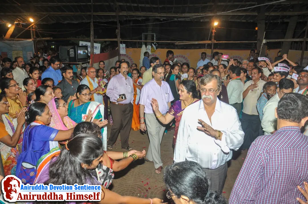 Sadguru Aniruddha Bapu's arrival at Shree Harigurugram
