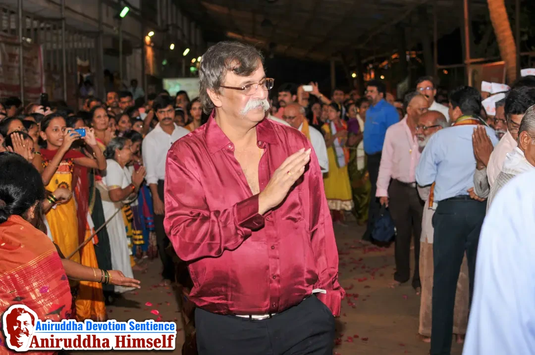 Sadguru Aniruddha Bapu's arrival at Shree Harigurugram