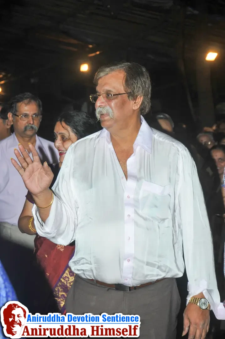 Sadguru Aniruddha Bapu's arrival at Shree Harigurugram