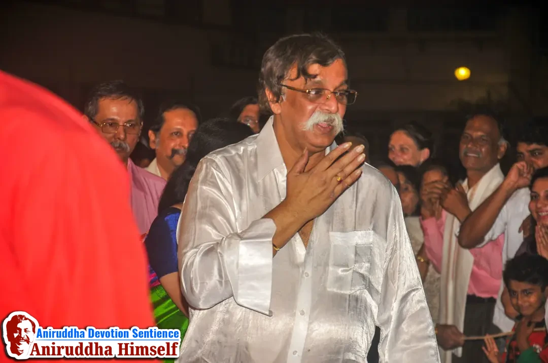 Sadguru Aniruddha Bapu's arrival at Shree Harigurugram