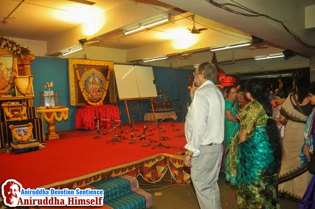Sadguru Aniruddha Bapu's arrival at Shree Harigurugram
