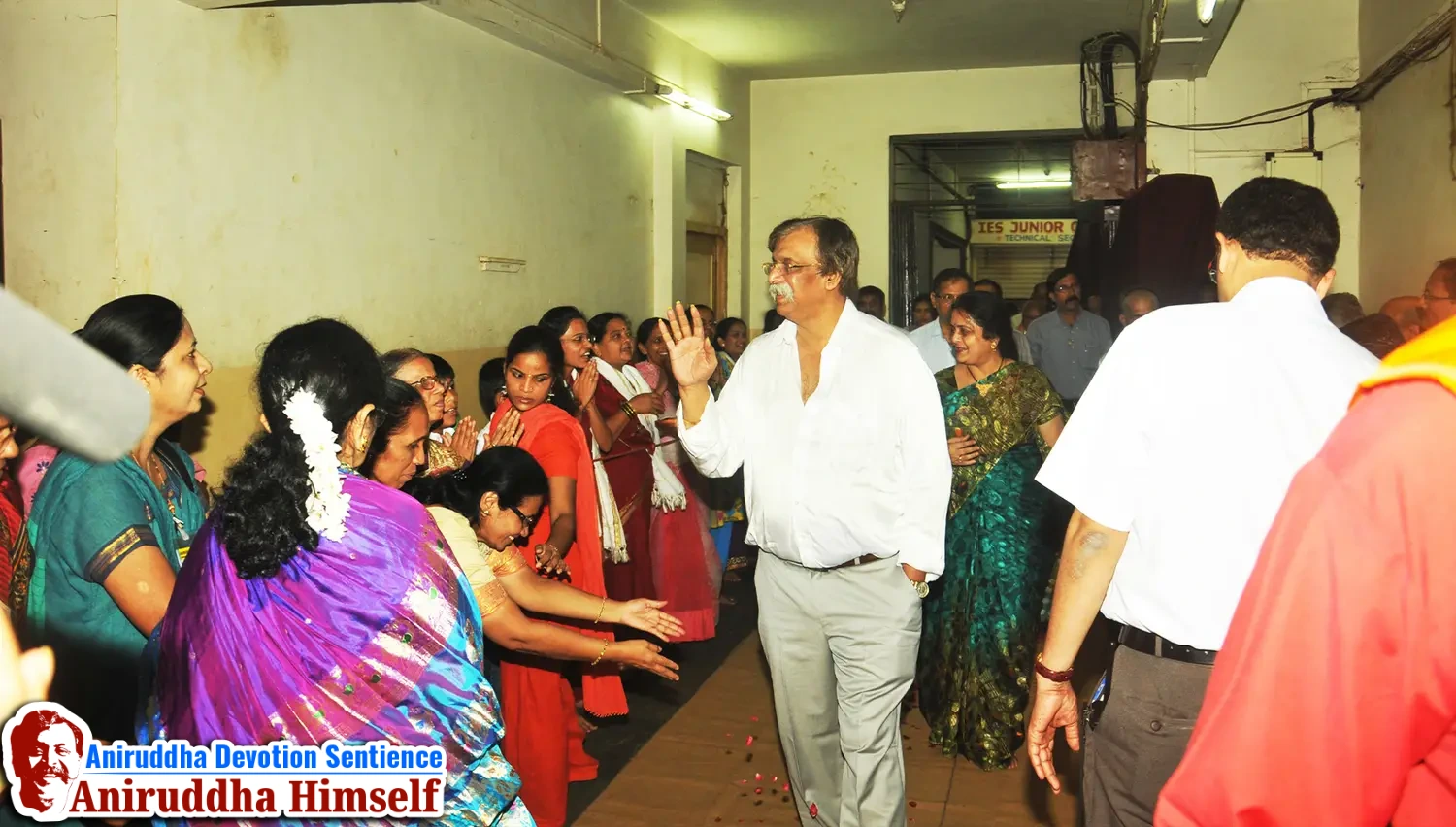 Sadguru Aniruddha Bapu's arrival at Shree Harigurugram