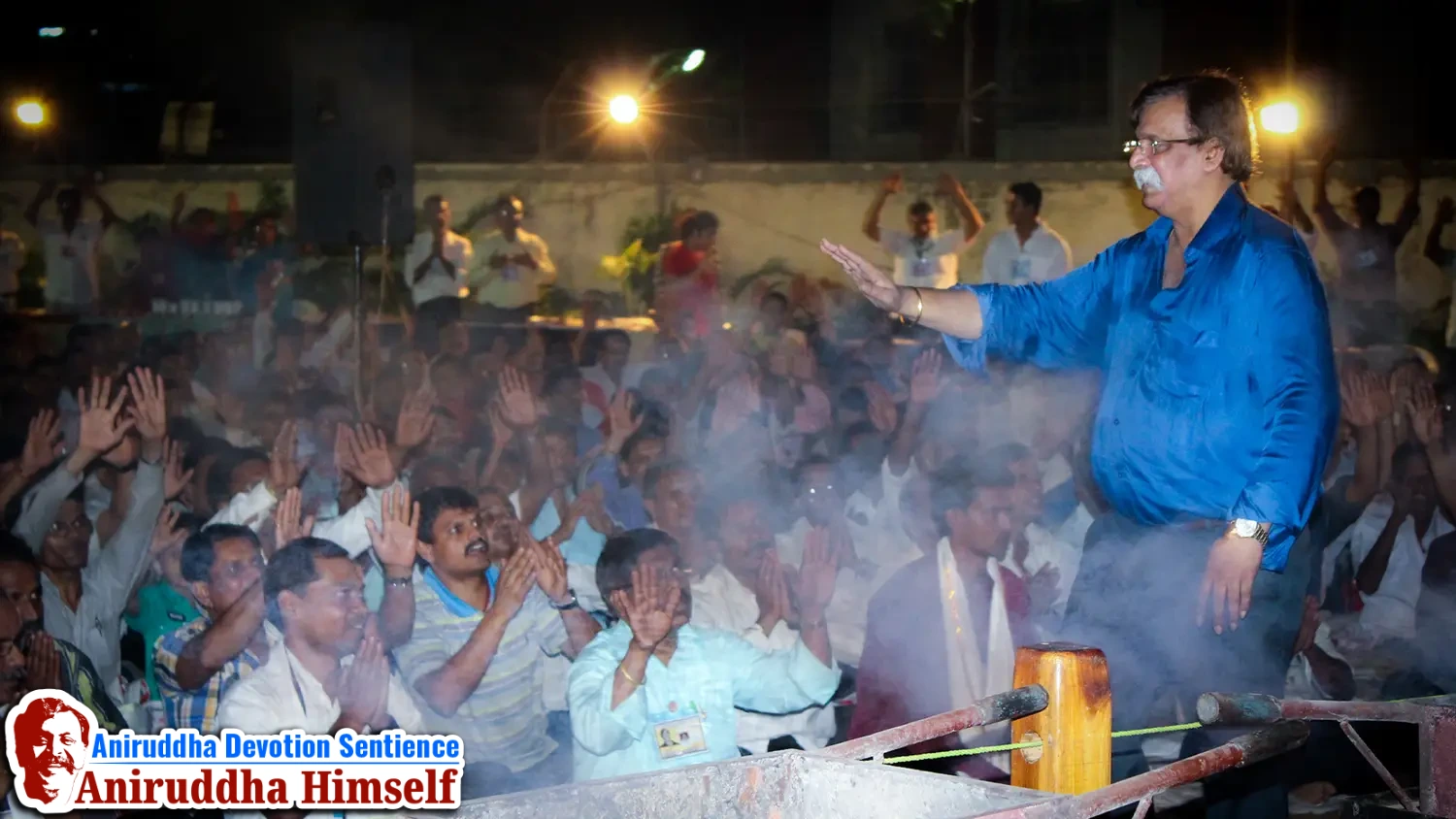 Sadguru Shree Aniruddha Bapu blessing Shraddhavans at Shree Harigurugram