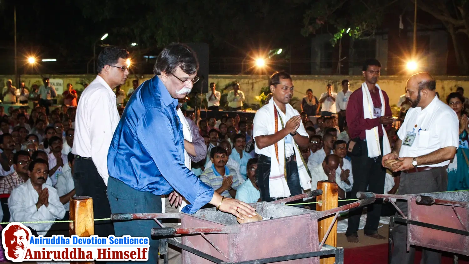Sadguru Shree Aniruddha Bapu offering Udd at Shree Harigurugram