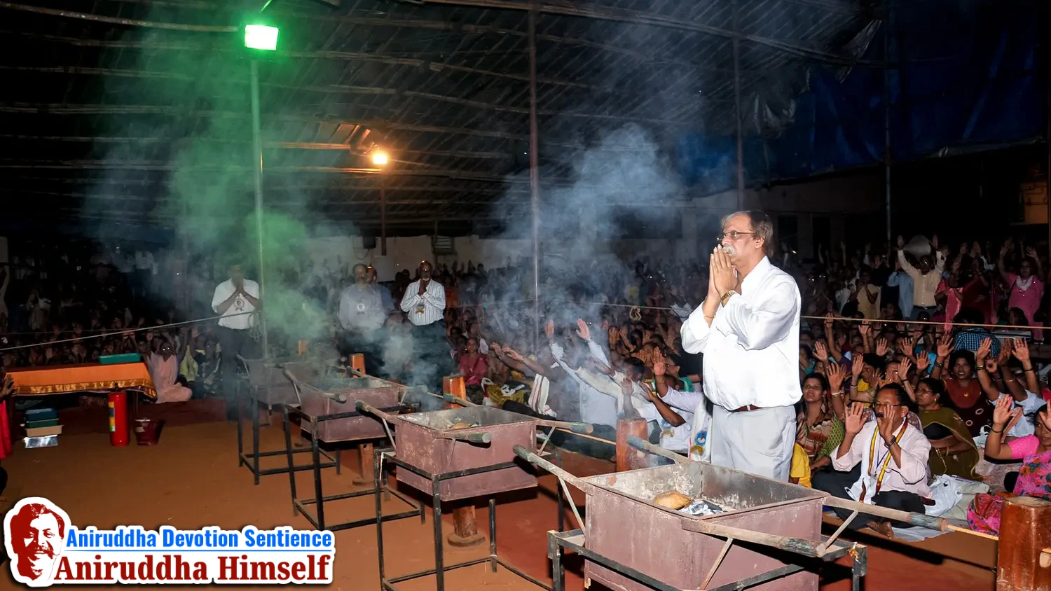Sadguru Shree Aniruddha Bapu offering Udd at Shree Harigurugram