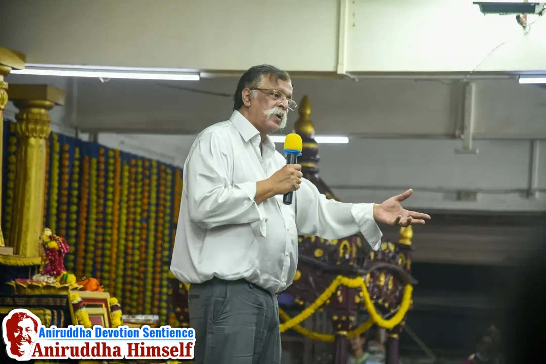 Sadguru Shree Aniruddha Bapu delivering discourse on Thursdays at Shreeharigurugram.