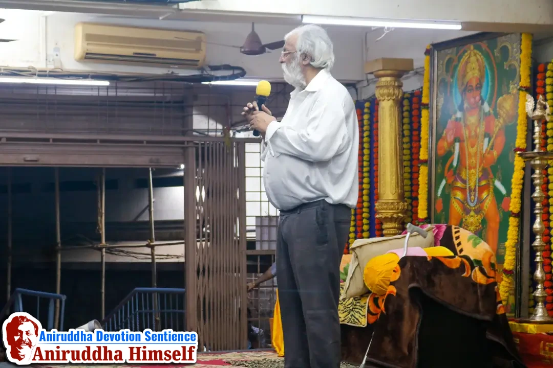 Sadguru Shree Aniruddha Bapu delivering discourse on Thursdays at Shreeharigurugram.