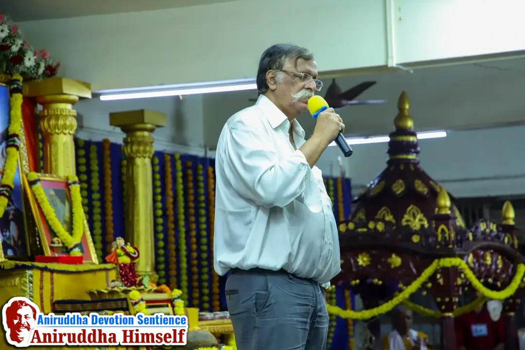Sadguru Shree Aniruddha Bapu delivering discourse on Thursdays at Shreeharigurugram.
