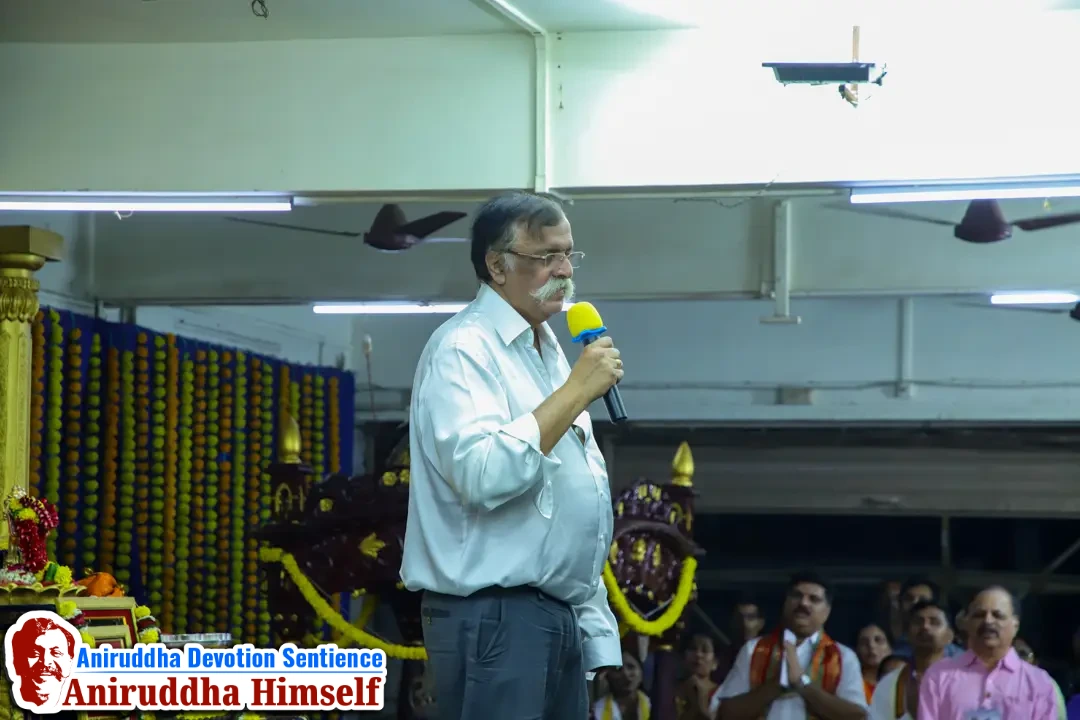Sadguru Shree Aniruddha Bapu delivering discourse on Thursdays at Shreeharigurugram.