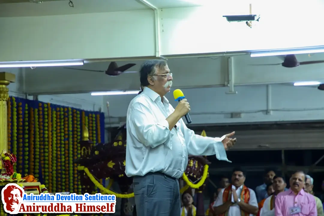 Sadguru Shree Aniruddha Bapu delivering discourse on Thursdays at Shreeharigurugram.