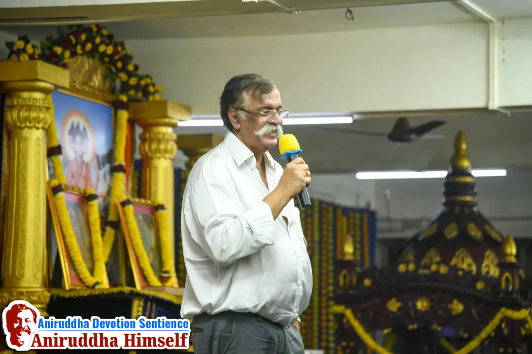 Sadguru Shree Aniruddha Bapu delivering discourse on Thursdays at Shreeharigurugram.