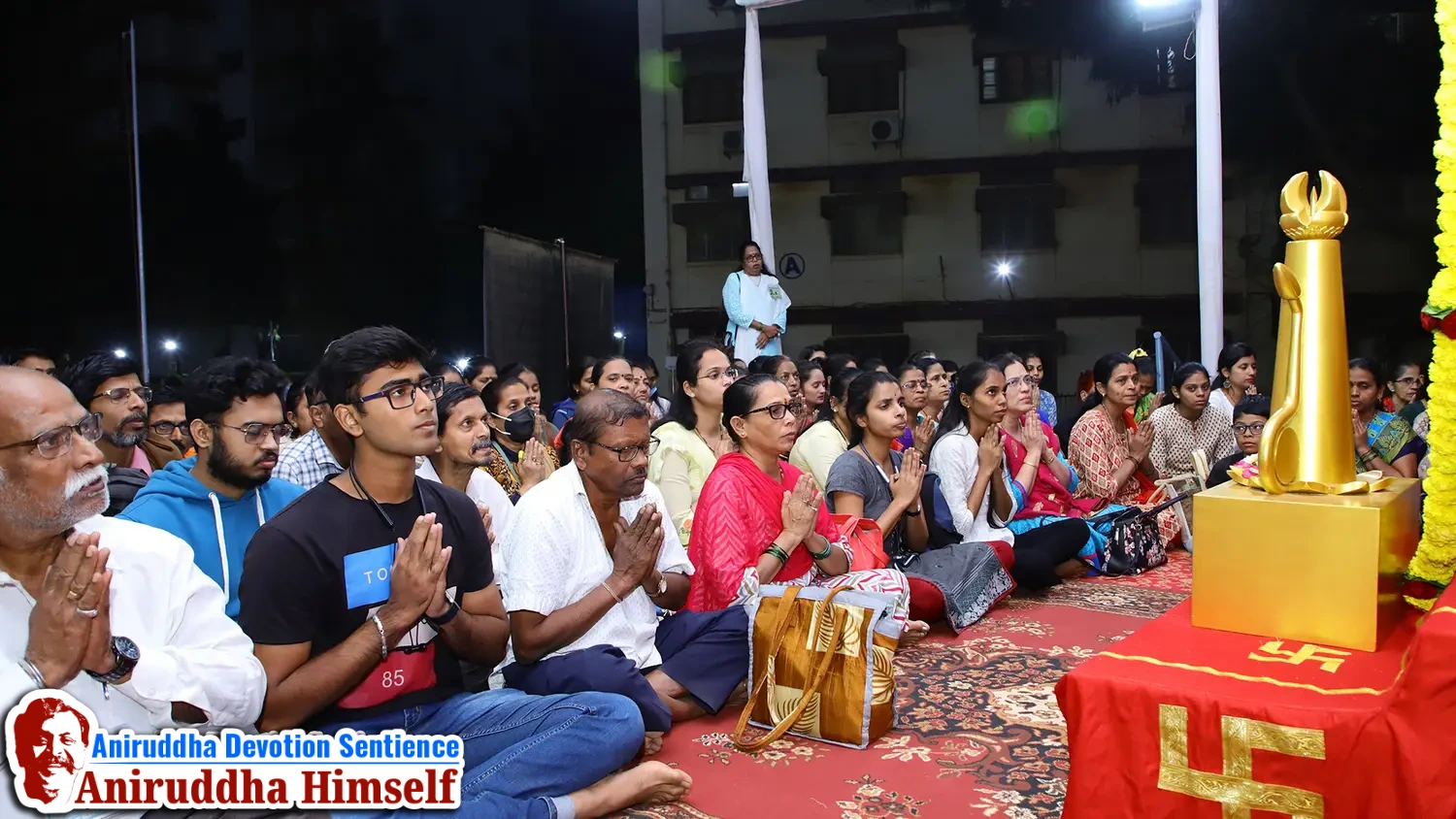 Shraddhavans performing Pradakshina Sur prarthana on Thursdays at Shree Harigurugram
