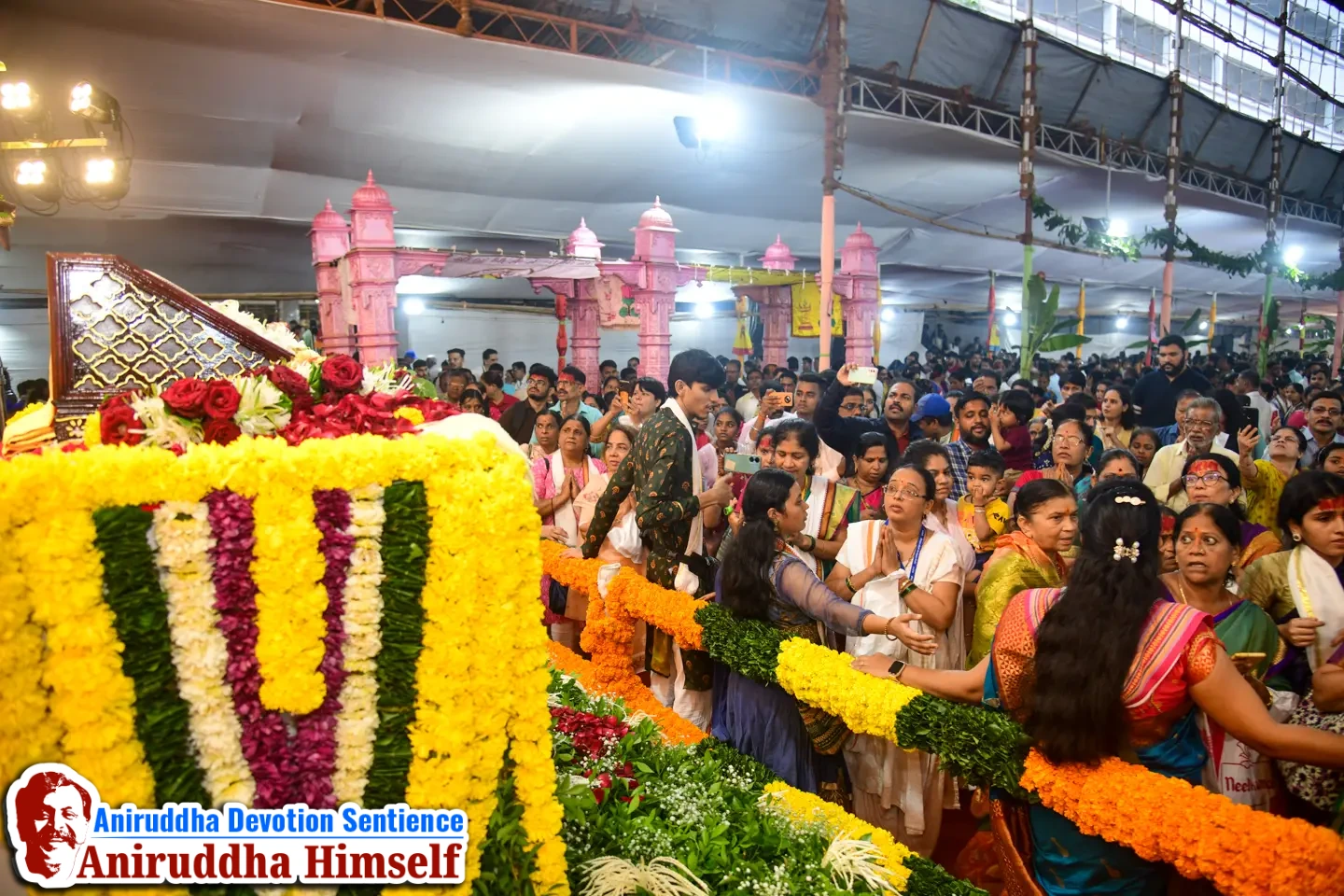 Shraddhavans devotedly taking darshan of Shree Krupachaitanya Padukas of Sadguru Shree Aniruddha Bapu at Shree Harigurugram