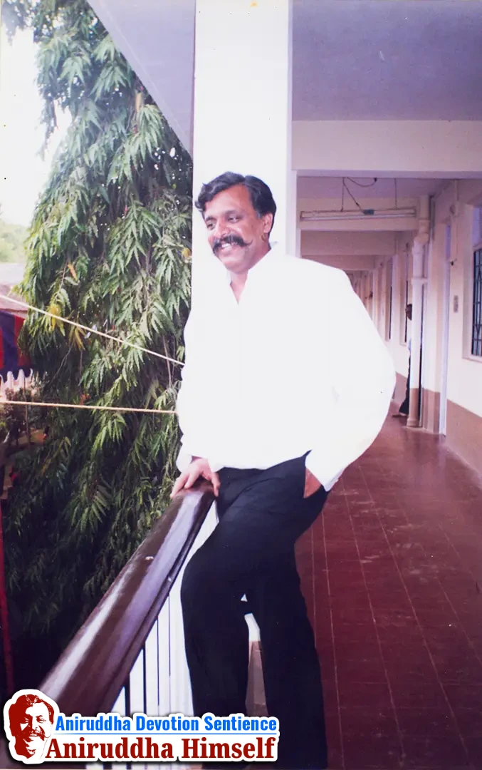 Sadguru Shree Aniruddha Bapu at the Goa Rasayatra held in 1999.