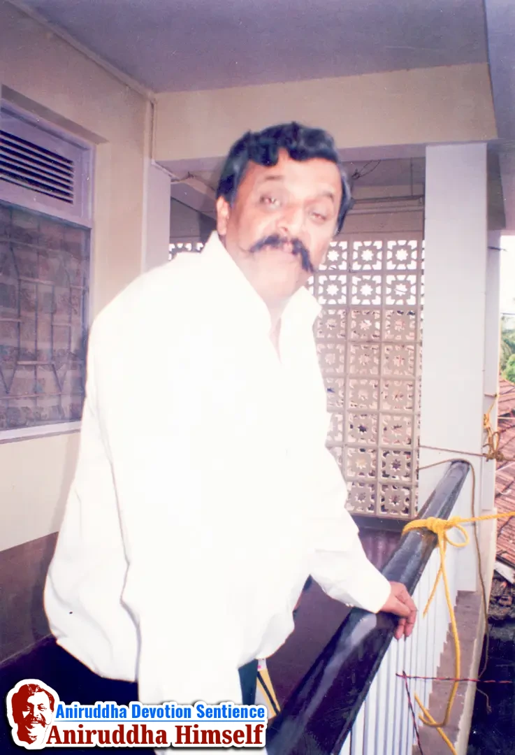Sadguru Shree Aniruddha Bapu at the Goa Rasayatra held in 1999.