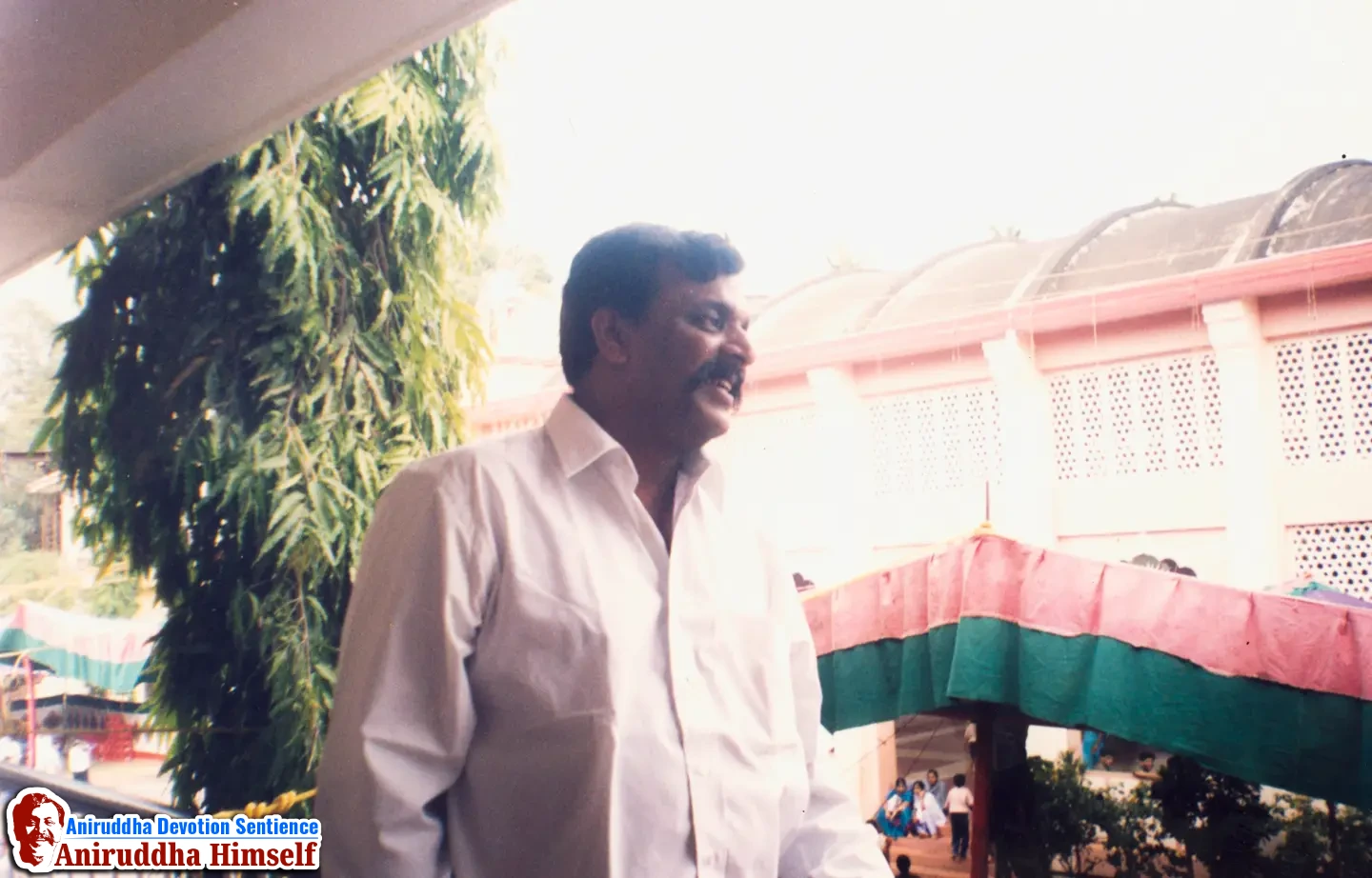 Sadguru Shree Aniruddha Bapu at the Goa Rasayatra held in 1999.