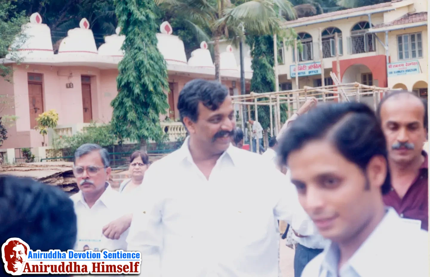 Sadguru Shree Aniruddha Bapu at Shree Kshetra Mangeshi and Shantadurga Goa Rasyatra in the year 1999