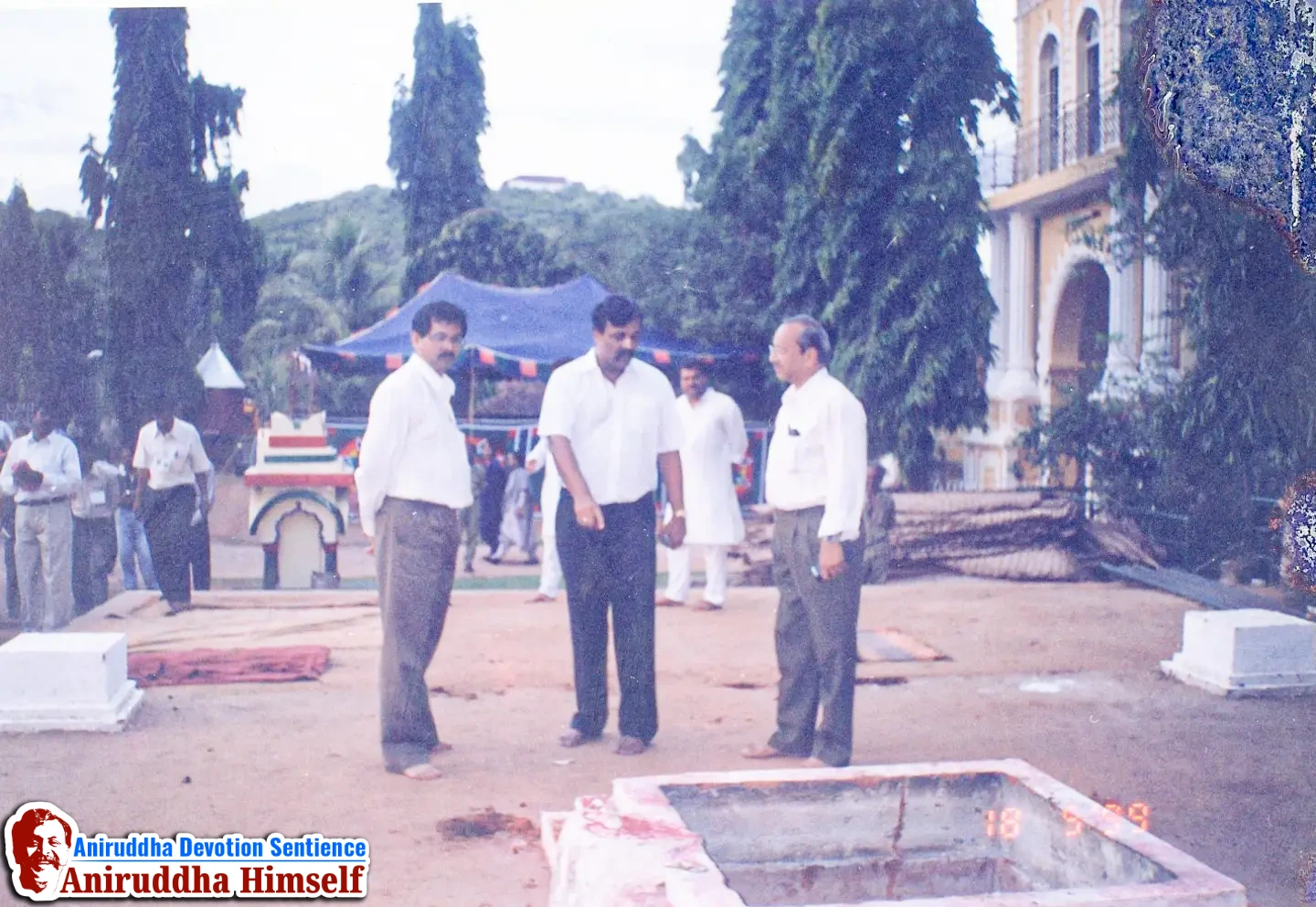 Sadguru Shree Aniruddha Bapu at Shree Kshetra Mangeshi and Shantadurga Goa Rasyatra in the year 1999
