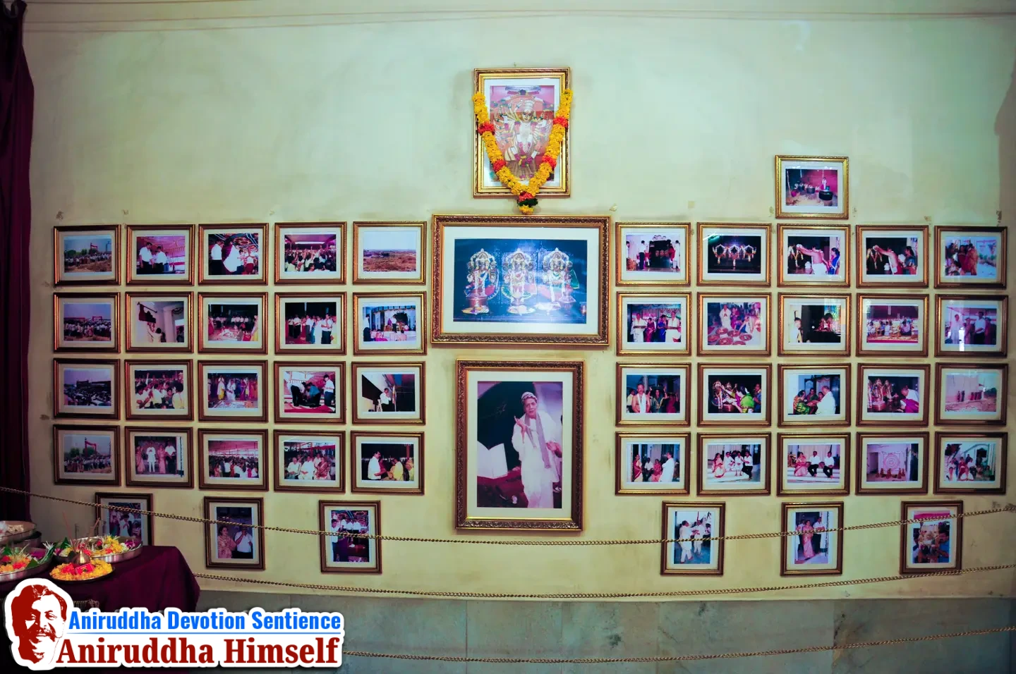 Sadguru Shree Aniruddha Bapu taking darshan of deties at Gurukul Juinagar